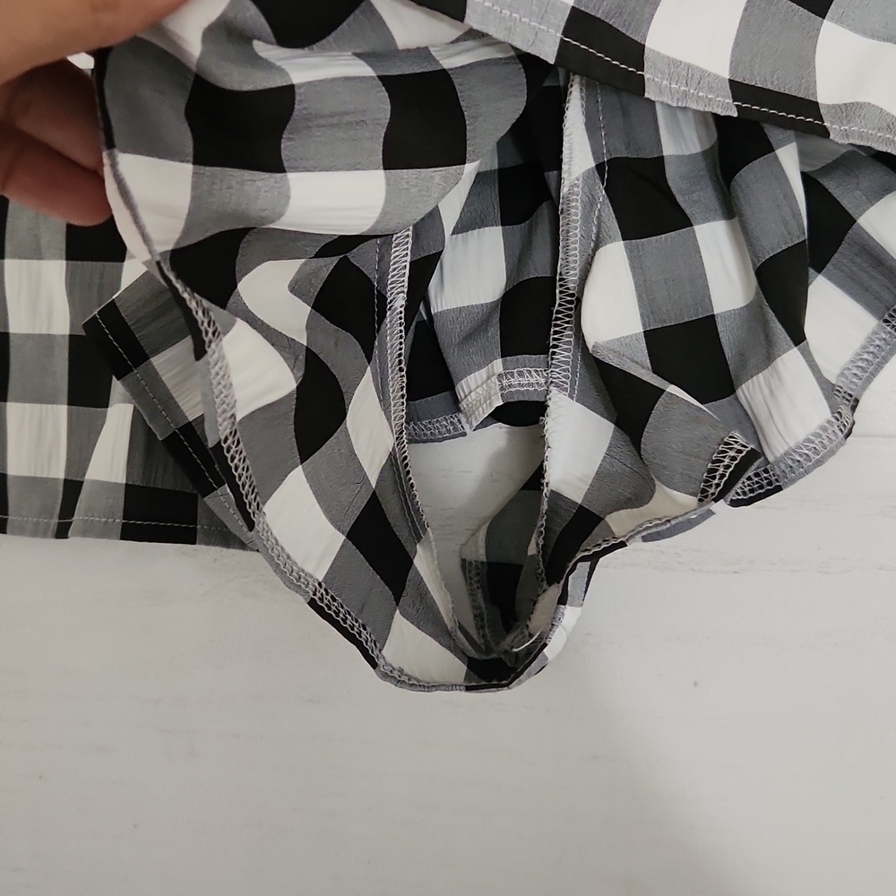 ASOS Maternity Vfront smock romper in mono gingham Contemporary Collegiate - Picture 11 of 14